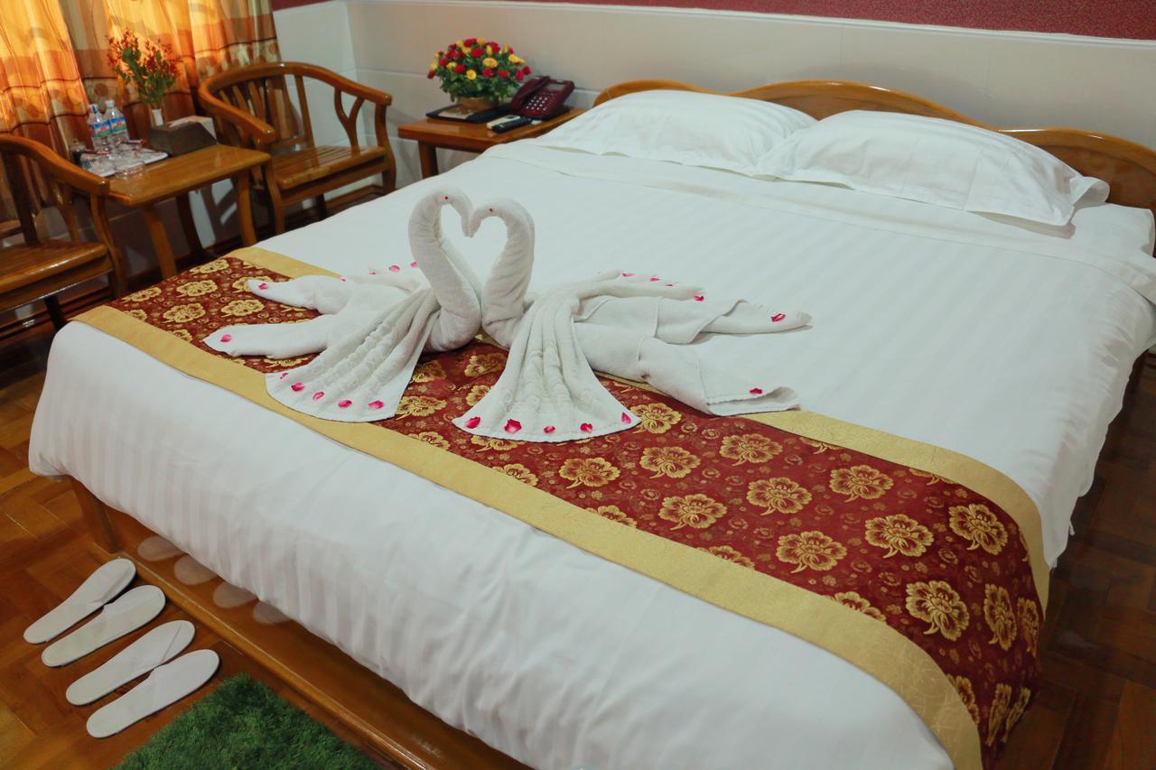 Hotel Shwe Pyi Tan Mandalaj Kültér fotó