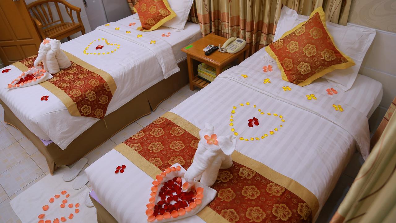 Hotel Shwe Pyi Tan Mandalaj Kültér fotó