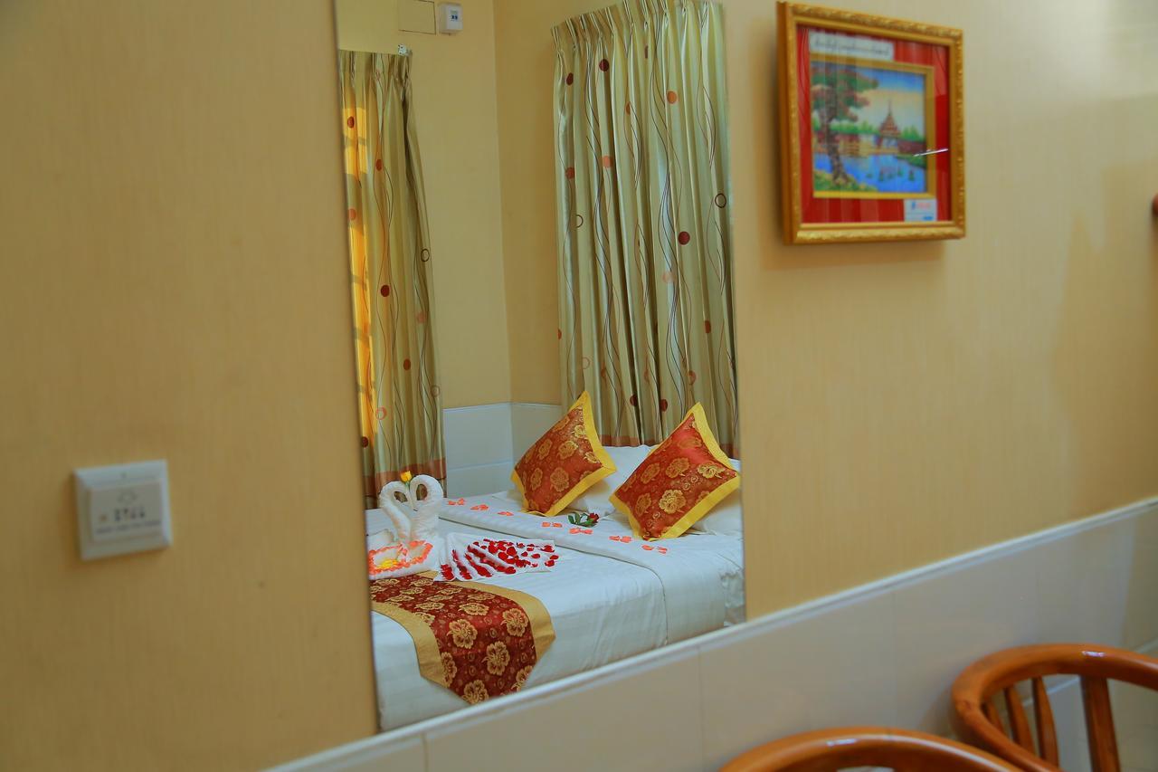 Hotel Shwe Pyi Tan Mandalaj Kültér fotó