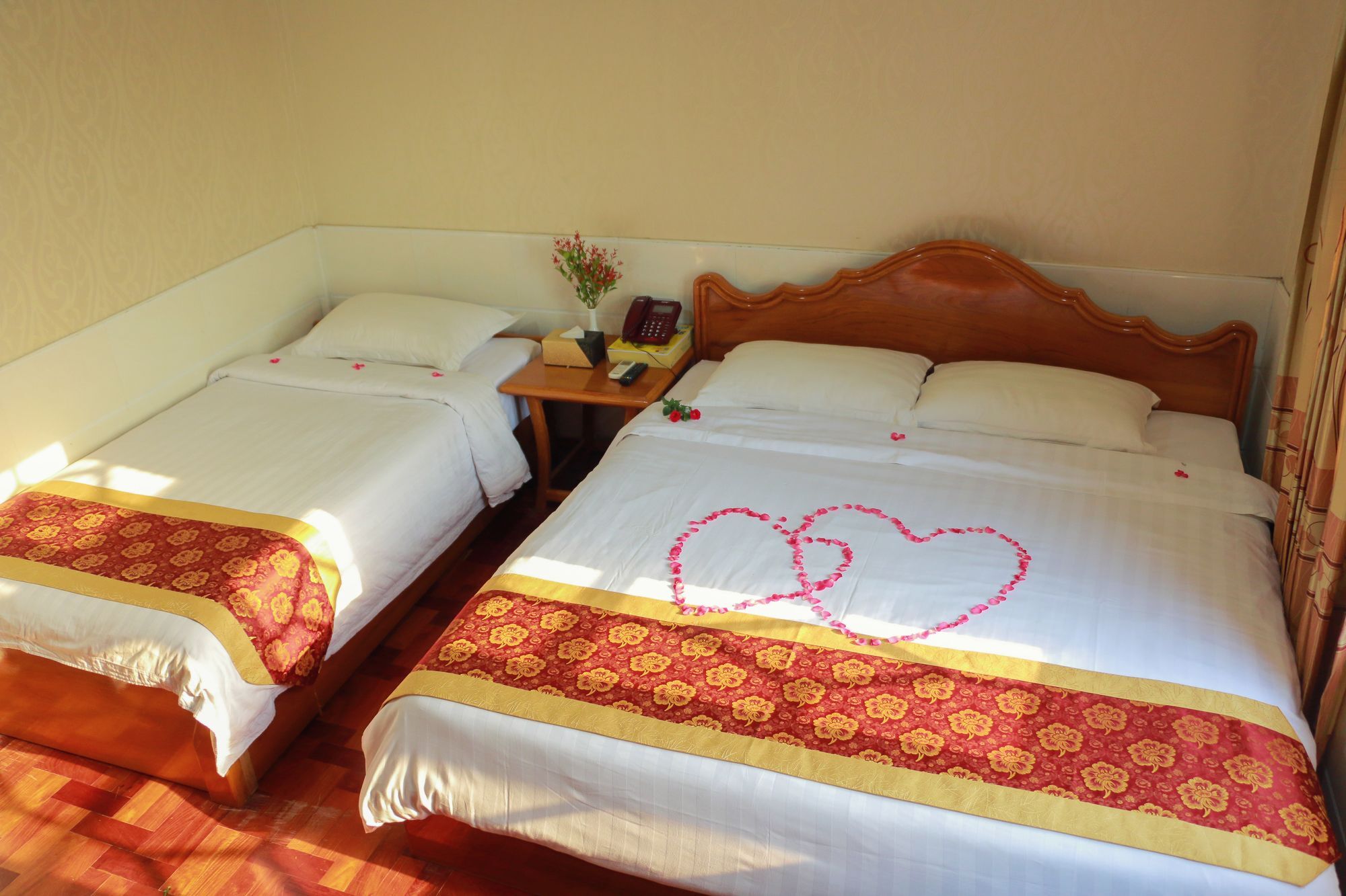 Hotel Shwe Pyi Tan Mandalaj Kültér fotó